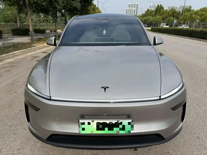 Model Y L 2026 Model Standard Edition – фото 2