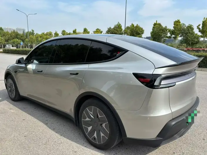Model Y L 2026 Model Standard Edition – фото 4
