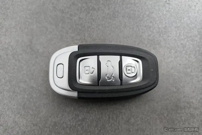 Hongqi E-QM5 2023 Model 620KM PLUS Edition – фото 6