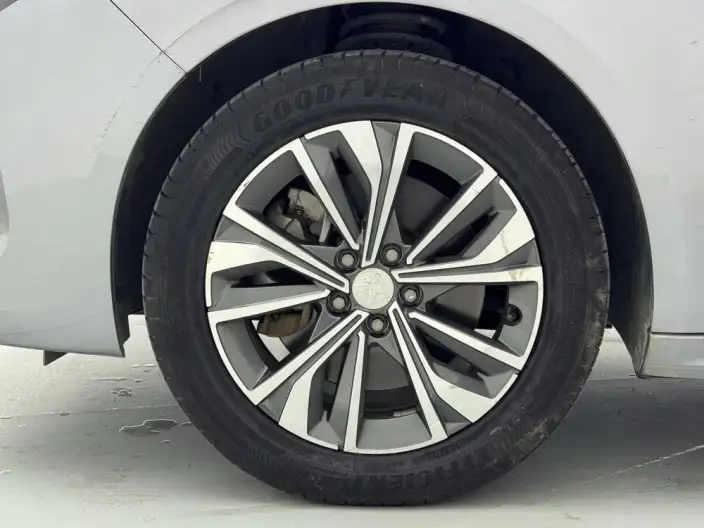 Peugeot 308 L 2022 Model 400THP PureTech Driver-controlled Edition – фото 9