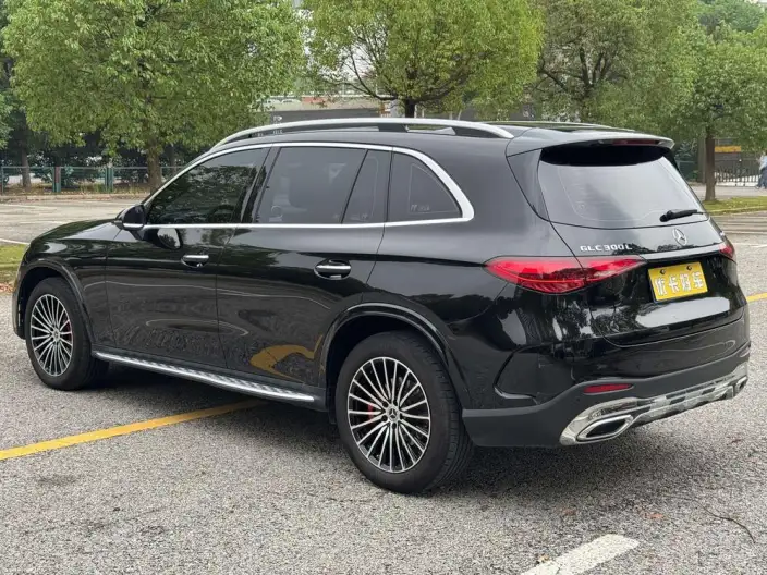 Mercedes-Benz GLC 2023 Model Facelift GLC 260 L 4MATIC Luxury Model 5 seat – фото 5