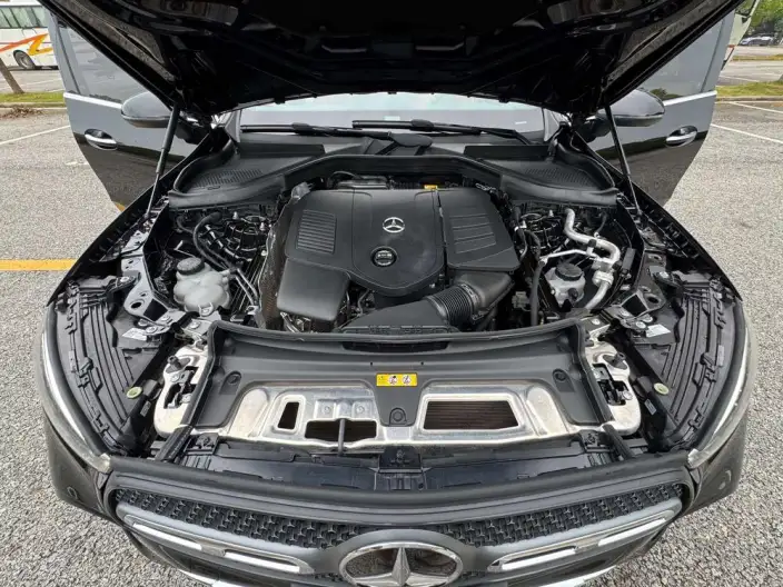 Mercedes-Benz GLC 2023 Model Facelift GLC 260 L 4MATIC Luxury Model 5 seat – фото 9