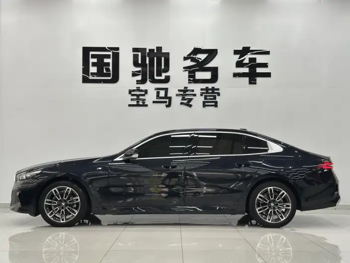 BMW 5 Series 2024 Model 525Li M Sports Set