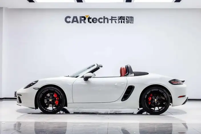 Porsche 718 2020 Model Boxster 2.0T