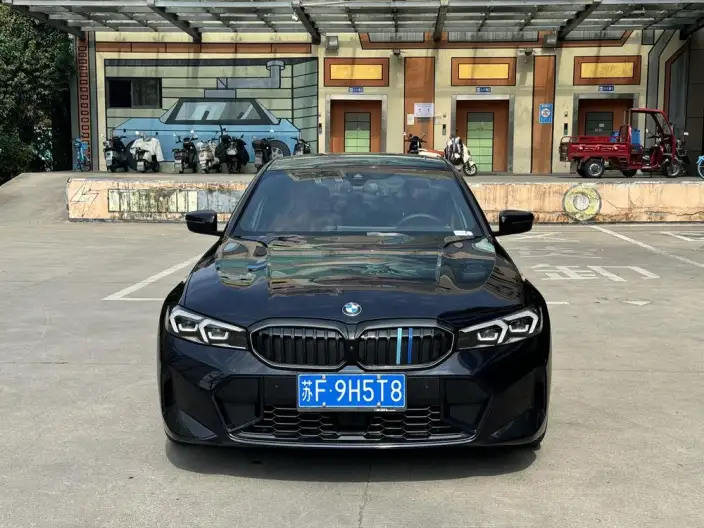 BMW 3 Series 2025 Model 330i M Sports Night Set