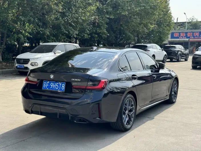 BMW 3 Series 2025 Model 330i M Sports Night Set – фото 6