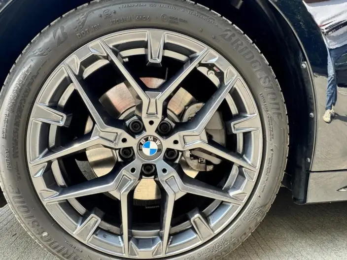 BMW 3 Series 2025 Model 330i M Sports Night Set – фото 7