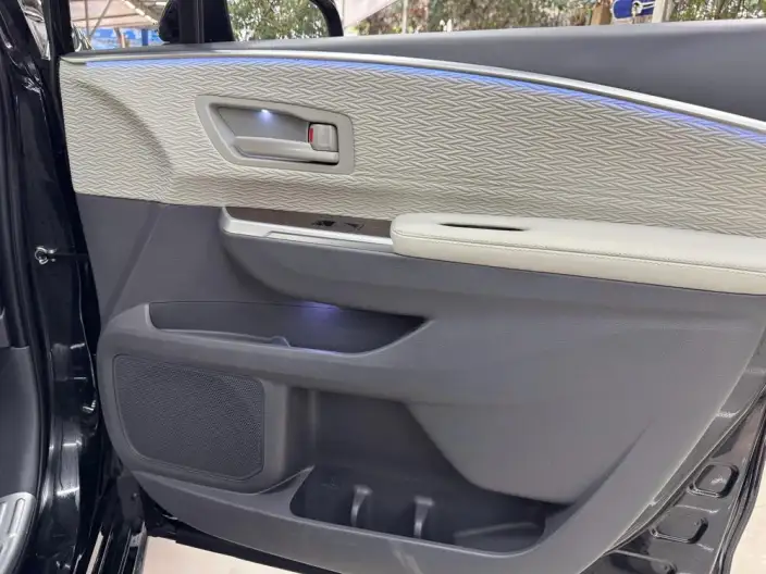 Toyota Sienna 2024 Model Hybrid 2.5L Comfort Edition – фото 8