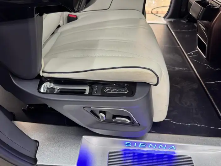 Toyota Sienna 2024 Model Hybrid 2.5L Comfort Edition – фото 9