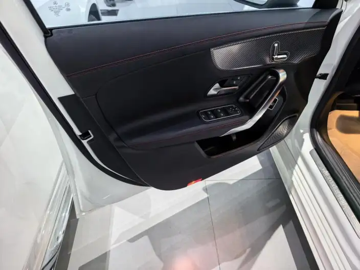 Mercedes-Benz A-class 2024 Model A 200 L Fashion Edition – фото 6