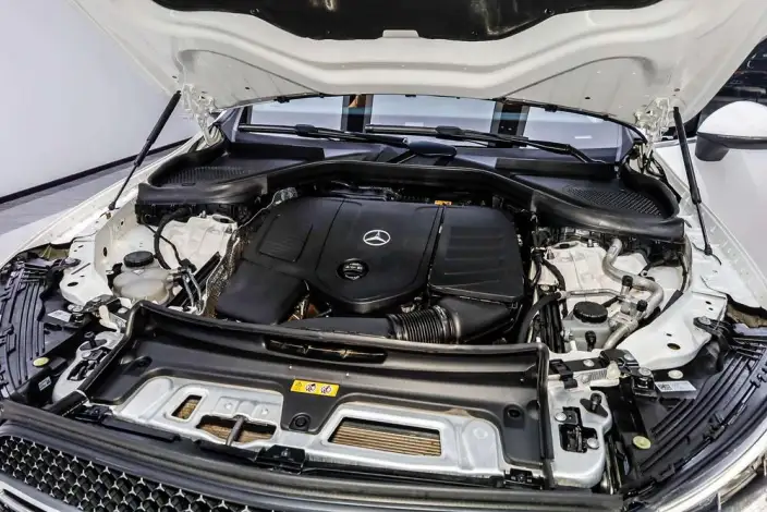Mercedes-Benz GLC 2023 Model Facelift GLC 260 L 4MATIC Dynamic Model 5 seat – фото 6