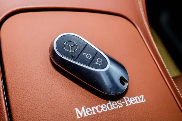 Mercedes-Benz GLC 2023 Model Facelift GLC 260 L 4MATIC Dynamic Model 5 seat – фото 7