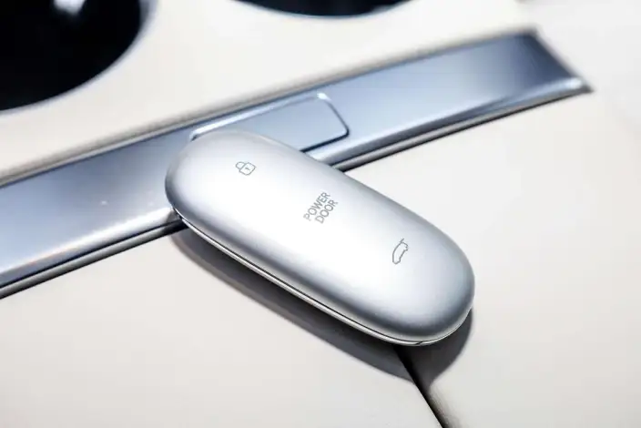 Li Auto MEGA 2024 Model Ultra Edition – фото 2