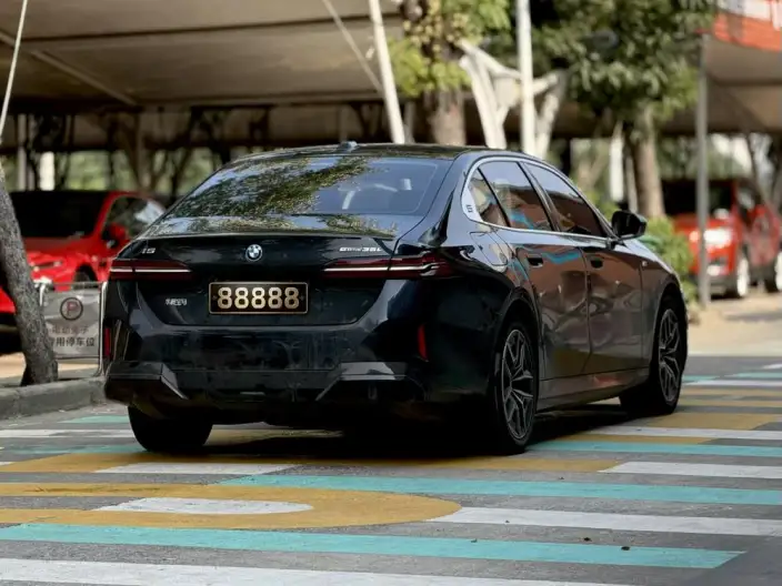 BMW i5 2024 Model eDrive35L Exclusive Model M Sports Set – фото 6