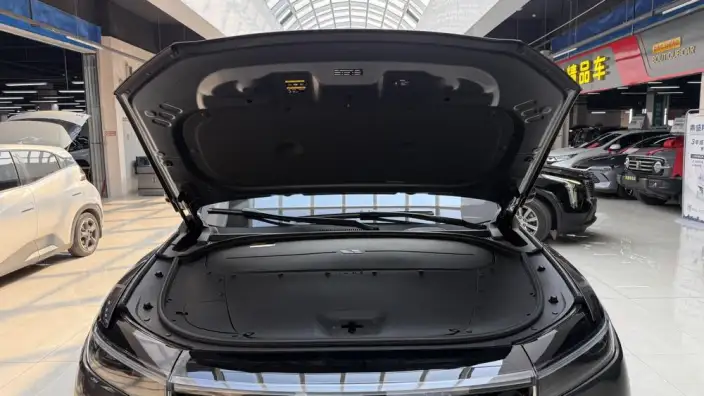 Li Auto ONE 2021 Model Extended Range 6 seat Edition – фото 6