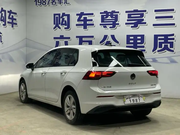 Volkswagen Golf 2021 Model 200TSI DSG – фото 4