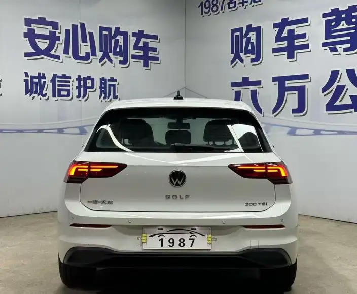 Volkswagen Golf 2021 Model 200TSI DSG – фото 5