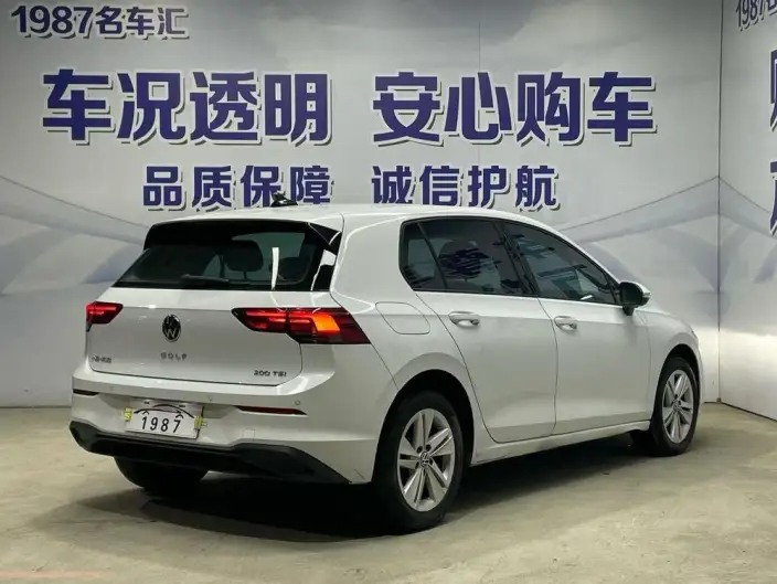 Volkswagen Golf 2021 Model 200TSI DSG – фото 6