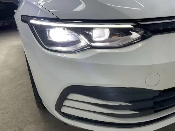 Volkswagen Golf 2021 Model 200TSI DSG – фото 8
