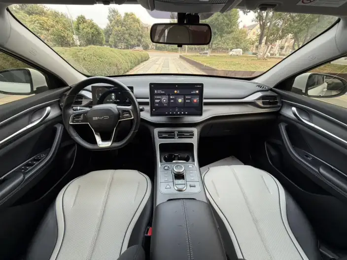 BYD Destroyer 05 2024 Model Honor Edition DM-i 55KM Luxury Model – фото 7