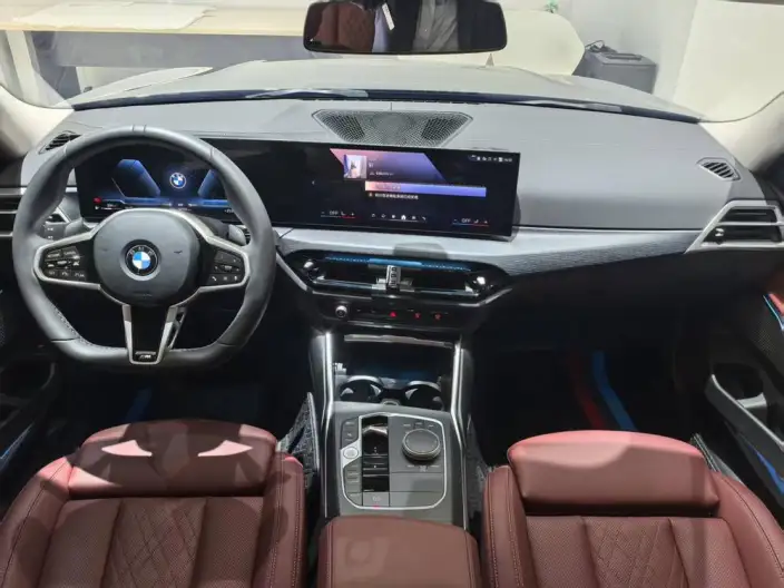 BMW 3 Series 2026 Model 325Li M Sports Set – фото 7