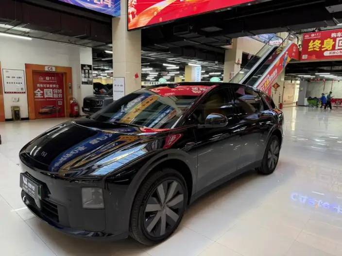 Li Auto i6 2025 Model 4WD Standard Edition