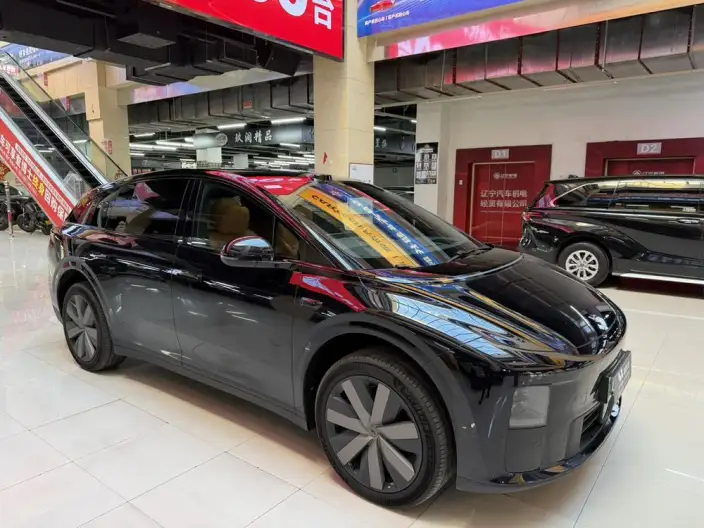 Li Auto i6 2025 Model 4WD Standard Edition