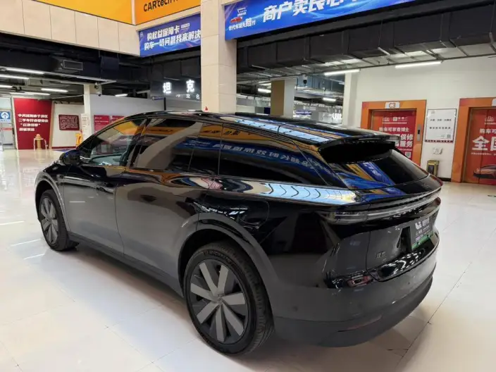 Li Auto i6 2025 Model 4WD Standard Edition
