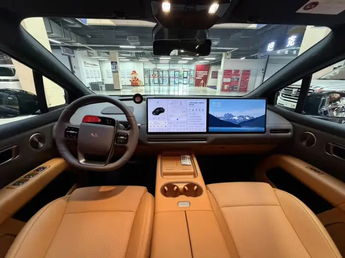 Li Auto i6 2025 Model 4WD Standard Edition – фото 10