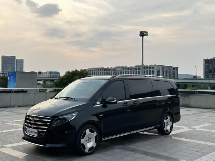 Mercedes-Benz V-Class 2024 Model V 300 L Long wheelbase Deluxe Edition – фото 1