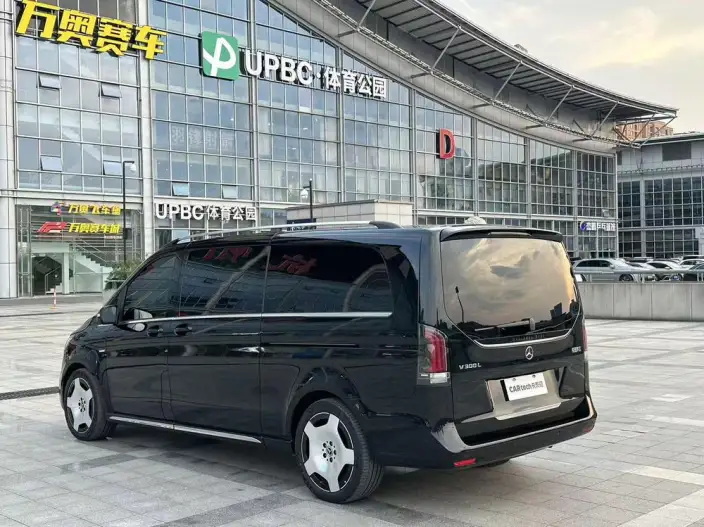 Mercedes-Benz V-Class 2024 Model V 300 L Long wheelbase Deluxe Edition – фото 4