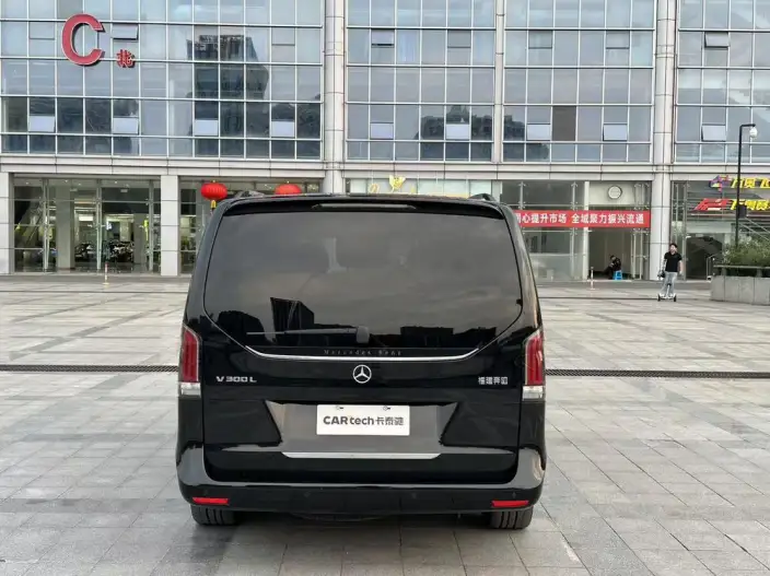 Mercedes-Benz V-Class 2024 Model V 300 L Long wheelbase Deluxe Edition – фото 5