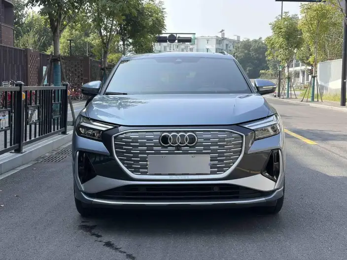 Audi Q4 e-tron 2024 Model 40 e-tron Genesis Edition