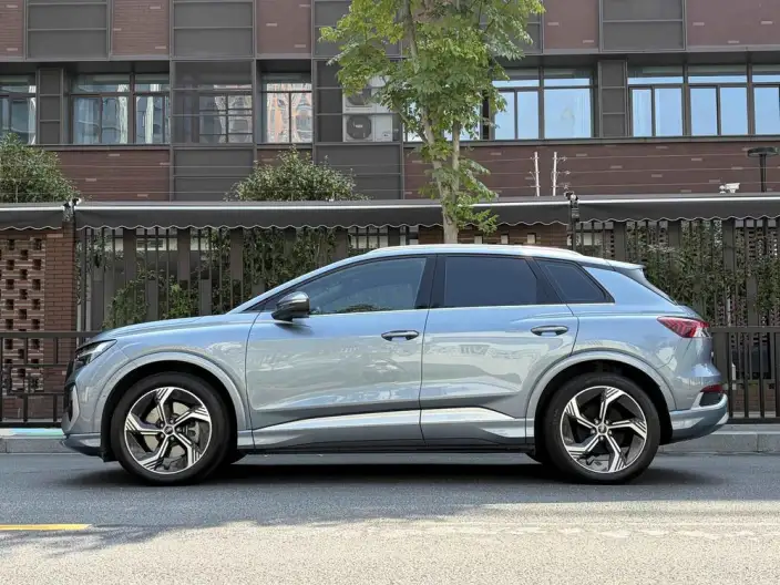 Audi Q4 e-tron 2024 Model 40 e-tron Genesis Edition