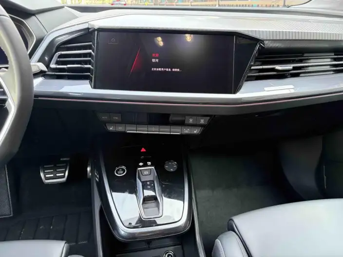 Audi Q4 e-tron 2024 Model 40 e-tron Genesis Edition – фото 9
