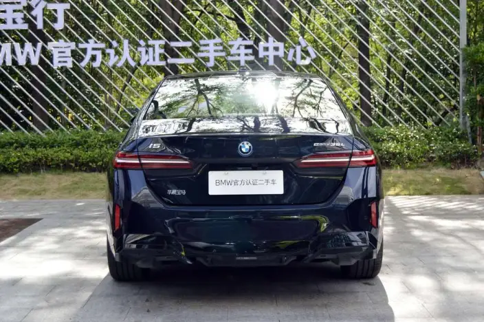 BMW i5 2025 Model eDrive35L M Sports Set – фото 4