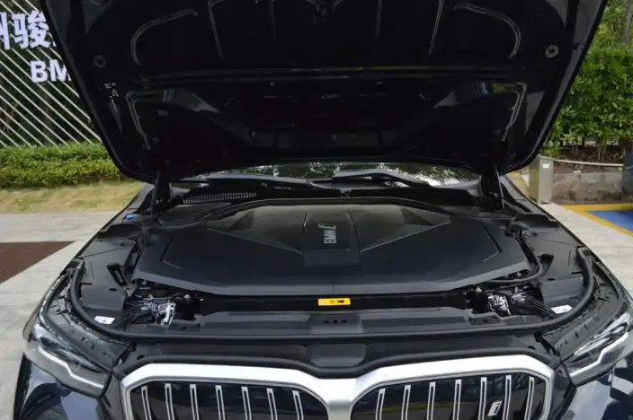 BMW i5 2025 Model eDrive35L M Sports Set – фото 6