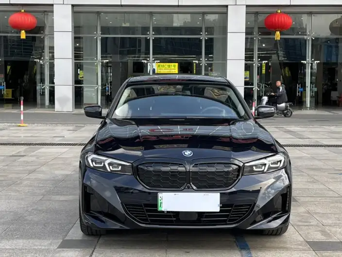 BMW i3 2025 Model eDrive35L – фото 2