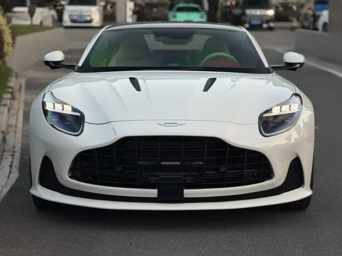 Aston Martin DB12 2024 Model 4.0T V8 Coupe – фото 2