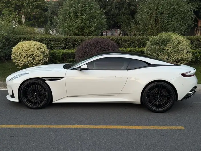 Aston Martin DB12 2024 Model 4.0T V8 Coupe – фото 3