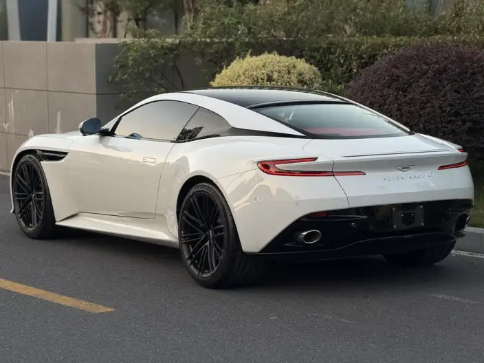 Aston Martin DB12 2024 Model 4.0T V8 Coupe – фото 4