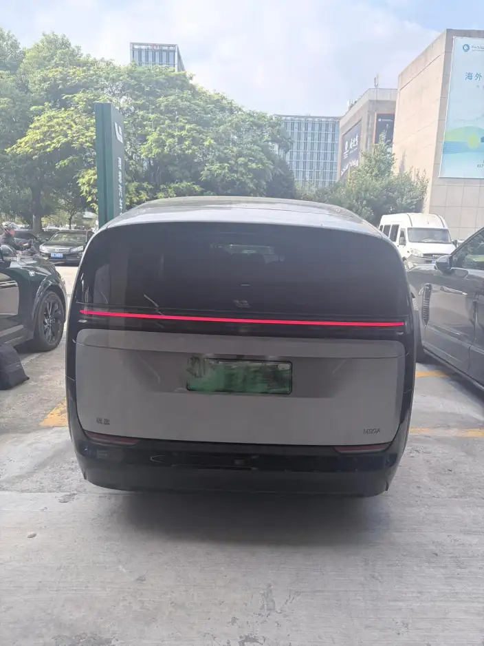 Li Auto MEGA 2024 Model Ultra Edition