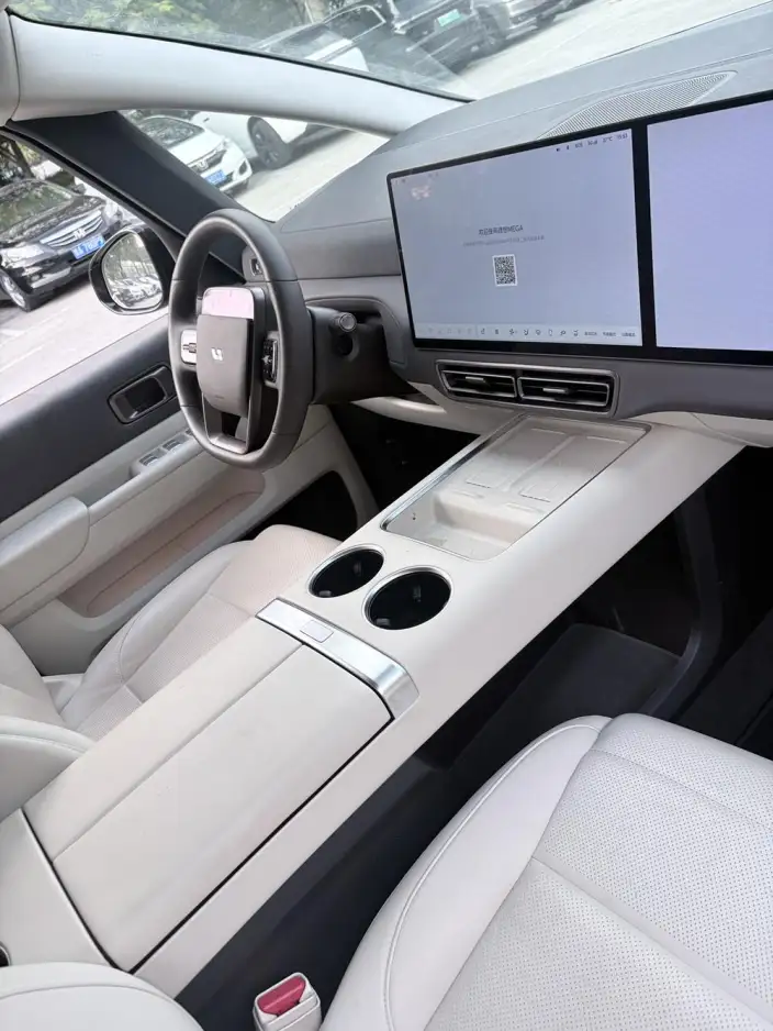 Li Auto MEGA 2024 Model Ultra Edition – фото 7