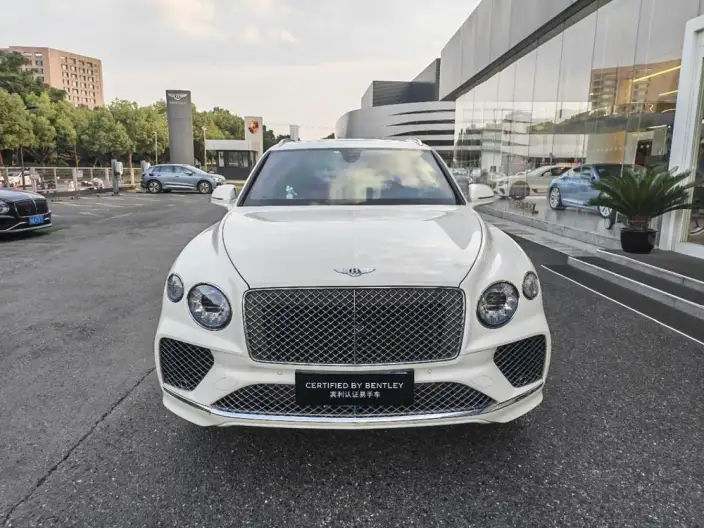 Bentayga 2022 Model 4.0T V8 – фото 2