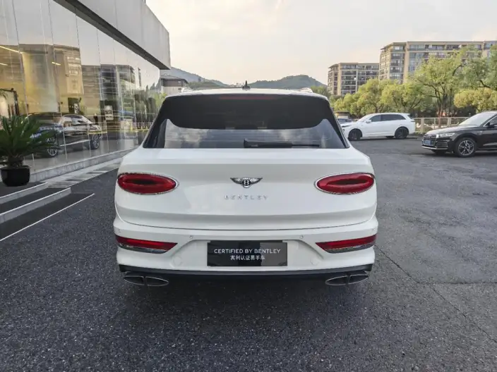 Bentayga 2022 Model 4.0T V8 – фото 4