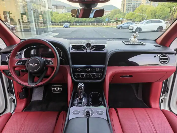 Bentayga 2022 Model 4.0T V8 – фото 9