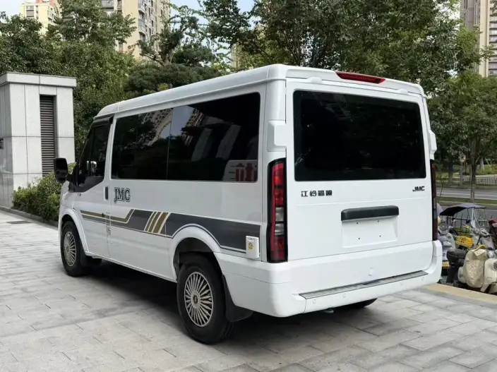 Ford Transit Custom 2022 Model 2.0T Diesel Gran Passenger car Short axis Low top 6 seat JX4D20A6H – фото 4