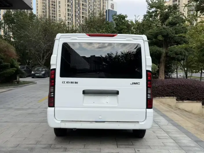 Ford Transit Custom 2022 Model 2.0T Diesel Gran Passenger car Short axis Low top 6 seat JX4D20A6H – фото 5