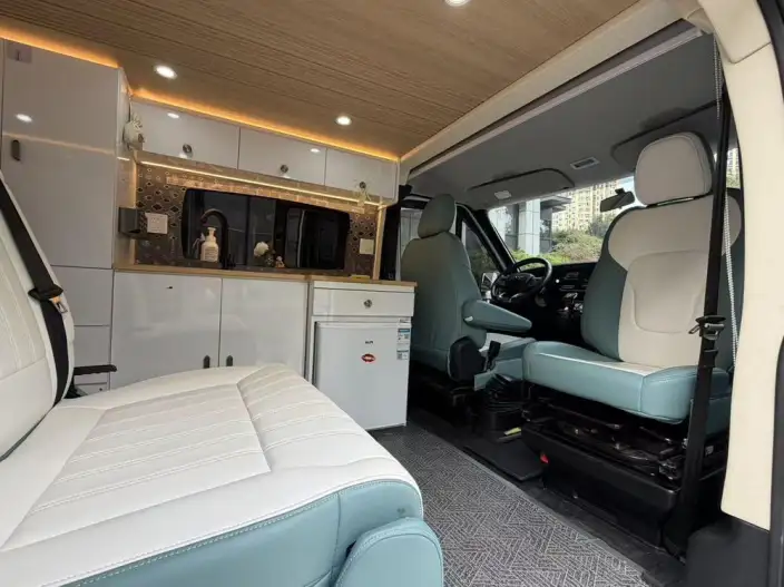 Ford Transit Custom 2022 Model 2.0T Diesel Gran Passenger car Short axis Low top 6 seat JX4D20A6H – фото 7