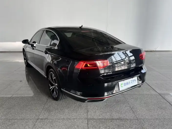 Volkswagen Magotan 2021 Model 330TSI DSG 30th Anniversary Memorial Edition – фото 5